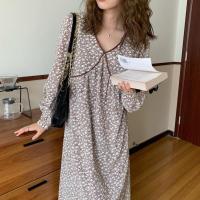 玳恩韩国chic法式小众春夏装复古慵懒风宽松显瘦中长款别致V领连衣裙