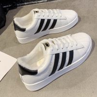 伊努特小白鞋女2020秋冬加绒女鞋学生休闲鞋新款皮面平底百搭贝壳头板鞋