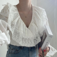 苏芈韩国chic春季洋气减龄V领重工蕾丝钩花拼接荷叶边宽松喇叭袖衬衫