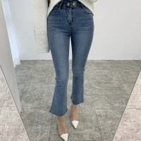 苏芈韩国chic简约复古抓痕纹理高腰修身水洗蓝做旧微喇叭九分牛仔裤女