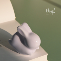 创意兔子陶瓷摆件书桌家居饰品可爱生肖兔新年圣诞生日礼物