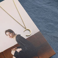 月亮锁骨链2020年新款轻奢高级感韩版简约学生小众设计感吊坠项链