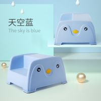 儿童靠背椅子宝宝凳子马桶垫脚凳家用小板凳塑料防滑加厚幼儿园椅 蓝色企鹅
