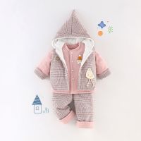 婴儿冬季棉衣三件套装新生儿男女宝宝衣服秋冬季加厚款纯棉背带裤 蔷薇色 马甲三件套笑脸红色 73cm(建议4-8个月)