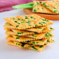 [/3斤/150片]香葱苏打饼干早餐代餐饼干零食大礼包250g-3斤