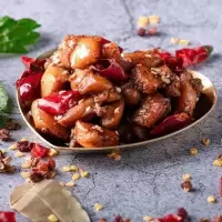 冷吃兔麻辣零食网红小吃兔头兔丁兔腿肉类熟食