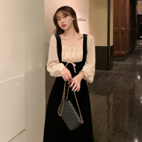 大码胖mm连衣裙2021年春季新款女装法式赫本风方领气质丝绒小黑裙