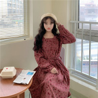 春秋2021款女装法式复古裙子仙女超仙森系大码收腰显瘦碎花连衣裙