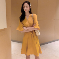 小个子连衣裙设计感胖妹妹超仙森系时尚潮流V领洋气显瘦减龄a字裙