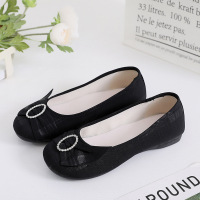 娜瑟微2021春老北京布鞋女平底百搭上班工作鞋时尚妈妈鞋软底女单鞋