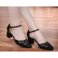 娜瑟微2020新款女春夏中跟包头单鞋一字带扣粗跟跳舞尖头水钻网纱女凉鞋