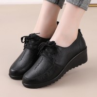 娜瑟微春秋鞋坡跟单鞋女中老年人妈妈鞋软底老人皮鞋平底中年女鞋工作鞋