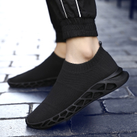 2021春季新款潮流男鞋男士全黑色运动休闲板鞋袜子潮鞋网面一脚蹬
