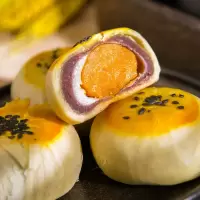 海鸭蛋黄酥早餐网红零食手工糕点月饼馅饼整箱