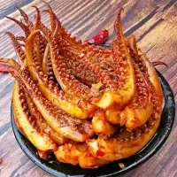 香辣鱿鱼须铁板鱿鱼丝网红零食香菇鱿鱼须八爪鱼海鲜熟食脆骨鱿鱼