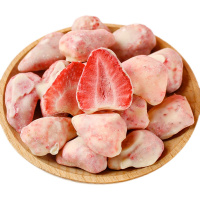 网红草莓脆冻干草莓干酸奶巧克力夹心整粒水果干零食小吃