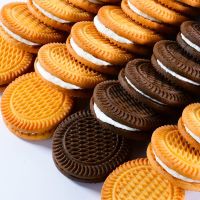 夹心饼干批发牛奶油巧克力网红零食小吃整箱批发250g