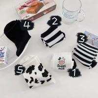 奶牛袜子女中筒袜ins潮黑白色纯色春夏季韩国运动风学生百搭长袜 自选4双付款后留言客服 均码35.40关注店铺优先发货