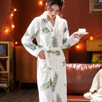 情侣款睡衣秋冬季新品 法兰绒加绒加厚男女士浴袍 加长家居服睡衣 树叶款 女款 M 建议(80-100)