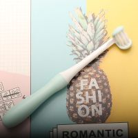 三面包裹式U型儿童牙刷清洁无死角高档软毛3-12岁中大童刷牙神器 蓝色1支