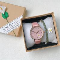 复古小雏菊手表少女学生ins学院风 牛油果绿色森系简约气质小清新 粉带+手链+包装盒(雏菊右下款)