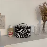 *漂亮的小姨妈* ins风简约化妆箱化妆品收纳包大容量化妆包女便携 斑马手提化妆包