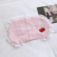 婴儿枕头新生儿宝宝枕纯棉纱布小枕巾无高度透气刺绣枕垫四季通用 粉底草莓 25*40cm 八层纱布枕