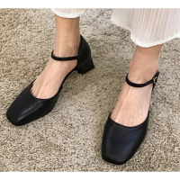 法式黑色鞋子女2021年春秋新款中跟百搭高跟鞋粗跟秋冬方头单鞋春