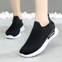 2021新款时尚百搭休闲女鞋老北京布鞋女一脚蹬平底休闲运动跑步鞋