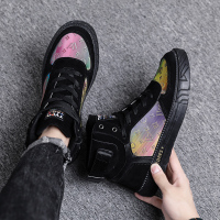 2021新款春季男鞋韩版潮流高帮鞋变色龙运动板鞋百搭炫彩中帮潮鞋