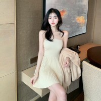 针织抹胸连衣裙女收腰a字百褶裙子夏季2021新款露肩显瘦气质短裙