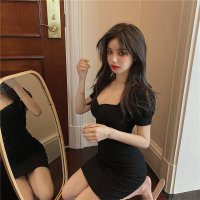 枫述方领连衣裙女春季2021新款气质小黑裙性感显瘦内搭紧身包臀短裙子