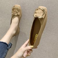 网红豆豆鞋女2021春季新款方扣网红一脚蹬浅口单鞋软底妈妈鞋百搭