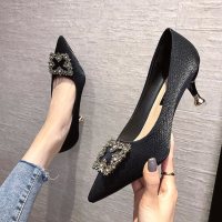 红色高跟鞋女2021春季新款设计感小众一脚蹬婚鞋新娘鞋尖头温柔鞋