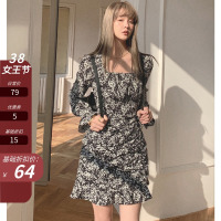 枫述法式复古小众洋气收腰方领碎花连衣裙女喇叭袖减龄气质短款裙子