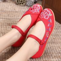 老北京布鞋女民族风绣花鞋汉服广场舞蹈鞋软底妈妈鞋红色中式婚鞋