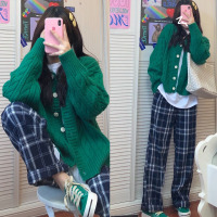 苏芈绿色毛衣外套女春秋2021新款外穿慵懒风复古针织开衫V领温柔上衣