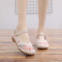 春季老北京布鞋女汉服绣花鞋女民族风妈妈鞋古风浅口软底坡跟单鞋