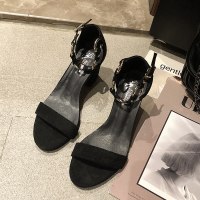 婕秘配裙子凉鞋女仙女风中跟粗跟2021年新款夏季时装水钻一字带高跟鞋