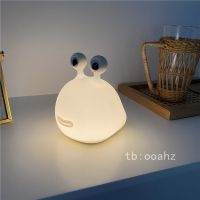 有趣的小鼻涕虫伴眠灯 硅胶护眼拍拍小夜灯 宿舍家用小台灯