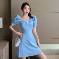 伊努特主播衣服2021新款法式复古方领蕾丝蝴蝶结超仙甜美性感包臀连衣裙