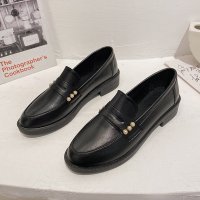 伊努特英伦风小皮鞋女2021春季新款百搭一脚蹬乐福鞋日系jk制服复古单鞋