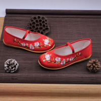 伊努特2021年春季老北京布鞋女绣花鞋民族风舞蹈鞋广场舞古风复古汉服鞋