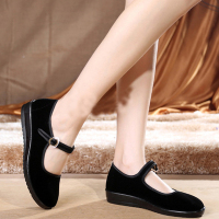 伊努特老北京布鞋女红色平底平跟广场舞酒店工作鞋红妈妈大码黑色舞蹈鞋