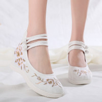 伊努特中国风内增高老北京布鞋女古装搭配汉服鞋子高跟古风厚底绣花鞋子