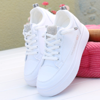 伊努特内增高小白鞋2021新款女鞋秋季百搭皮面舒适休闲运动松糕鞋子板鞋