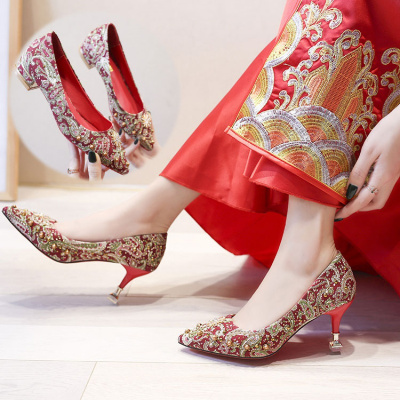 伊努特沐琹中式婚鞋女2021新款单鞋新娘鞋平底大码秀禾服红色结婚鞋孕妇可穿