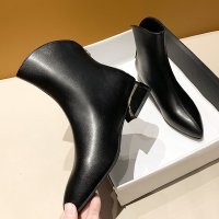 伊努特沐琹鞋子女2021年新款春秋百搭切尔西靴低跟女靴英伦风马丁靴尖头短靴