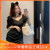 枫述2021新款连衣裙女大码法式气质V领设计感小众辣妹修身褶皱小黑裙