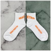 HP春夏新款Heron Preston纯色字母纯棉中短筒男女情侣字母袜 白底短袜 36-44码均可